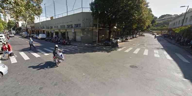Acidente aconteceu no cruzamento entre ruas Carijs e Rio Grande do Sul(foto: Google Street View/Reproduo)