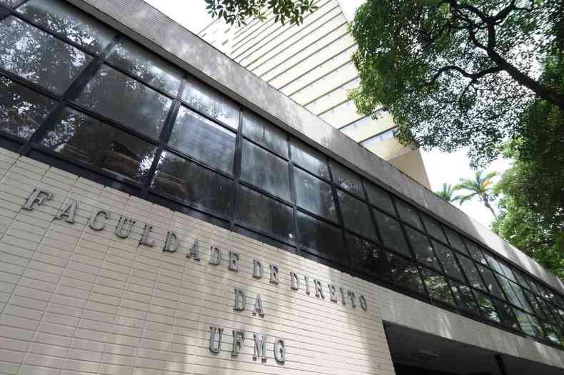 UFMG - Universidade Federal de Minas Gerais - Faculdade de Direito promove  leitura da 'Carta pela Democracia
