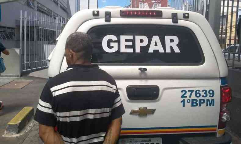 Homem de 36 anos foi preso aps agredir e roubar garota de programa(foto: Polcia Militar/Divulgao)