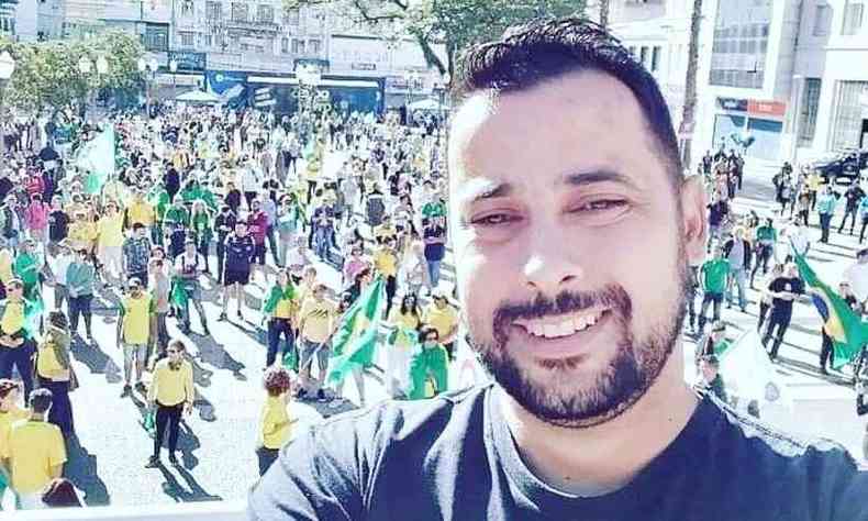Pastor Thiago Andrade de Souza em um movimento pr-Bolsonaro(foto: Reproduo/Facebook)