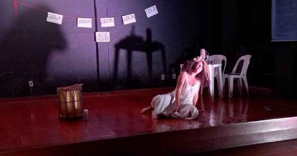 Conheça o Festival Performa Slam, espaço aberto para a poesia falada - Estado de Minas