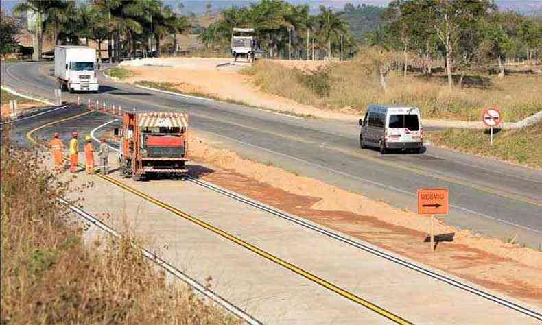 Recursos para rodovias federais foram reduzidos de R$ 8,1 bilhes em 2017 para R$ 6,1 bilhes no ano que vem(foto: Edsio Ferreira/EM/D.A Press - 19/8/17)