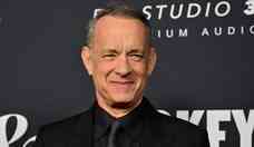 Tom Hanks esconde dinheiro em evento: 'Quem vai ser o sortudo?'