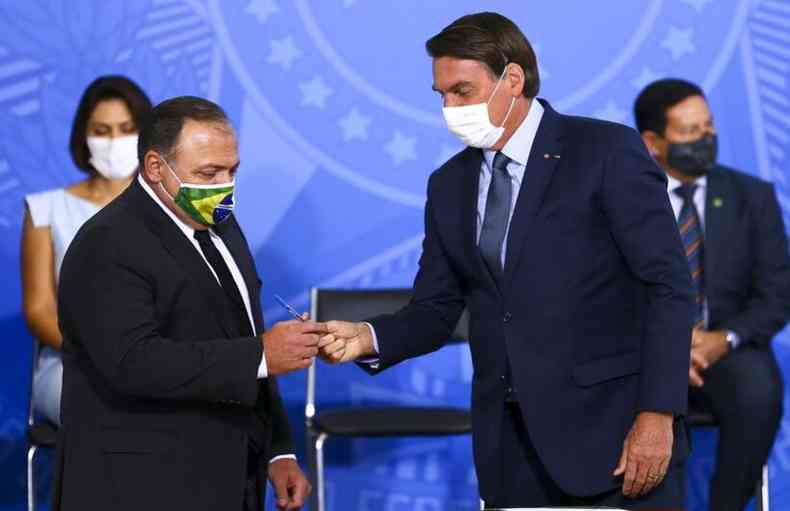 Bolsonaro elogiou Pazuello pela ao rpida durante recuo em inteno de compra da CoronaVac(foto: Marcello Camargo/Agncia Brasil)