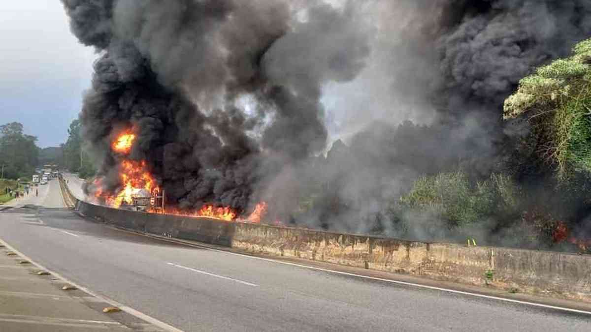 Carreta Explosão