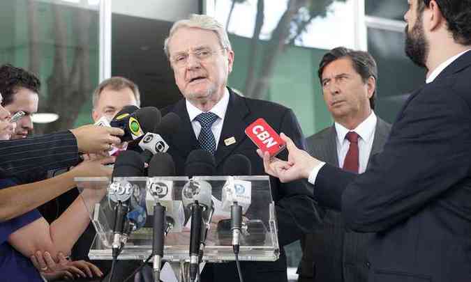 O presidente da FNP, Marcio Lacerda, entregou as demandas  Crmen Lcia(foto: Nelson Jr./SCO/STF Brasilia-DF)