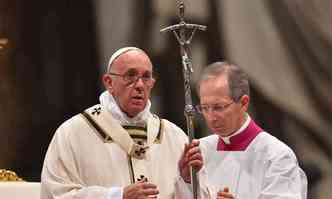 Na Missa do Galo, papa Francisco pede simplicidade s pessoas(foto: VINCENZO PINTO / AFP)