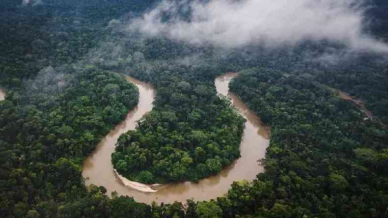 Viso area de rio na Floresta Amaznica