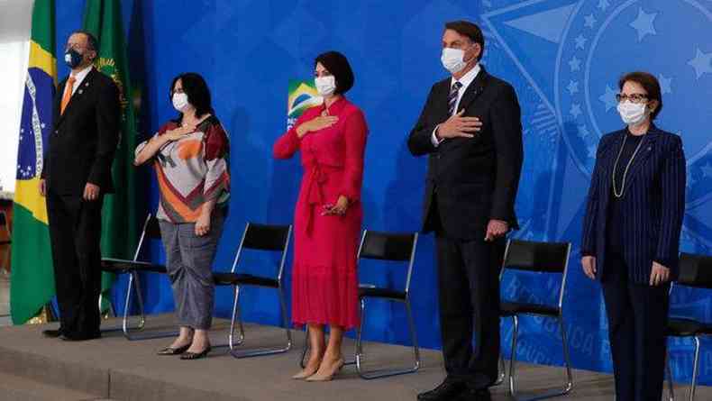 As duas ministras se reuniram com Michelle e o presidente Jair Bolsonaro (sem partido) durante evento de lanamento da campanha: 'Mulheres Rurais, Mulheres com Direitos'(foto: Agncia Brasil/Reproduo)