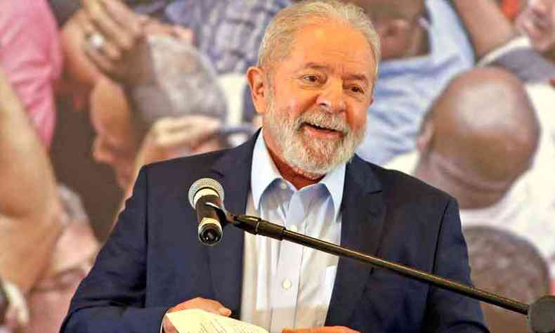 Ex-presidente Lula vislumbra tambm aliana com o prefeito de BH, Alexandre Kalil e o PSD(foto: Miguel Schincariol/AFP )