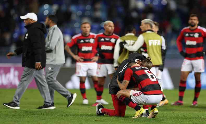 Time do Flamengo no jogo em que foi eliminado pelo Al-Hilal, na ltima edio do Mundial de Clubes