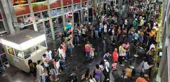 Mais de 90 mil pessoas devem deixar Belo Horizonte em 2,9 mil nibus(foto: GLADYSTON RODRIGUES/EM/D.A PRESS)