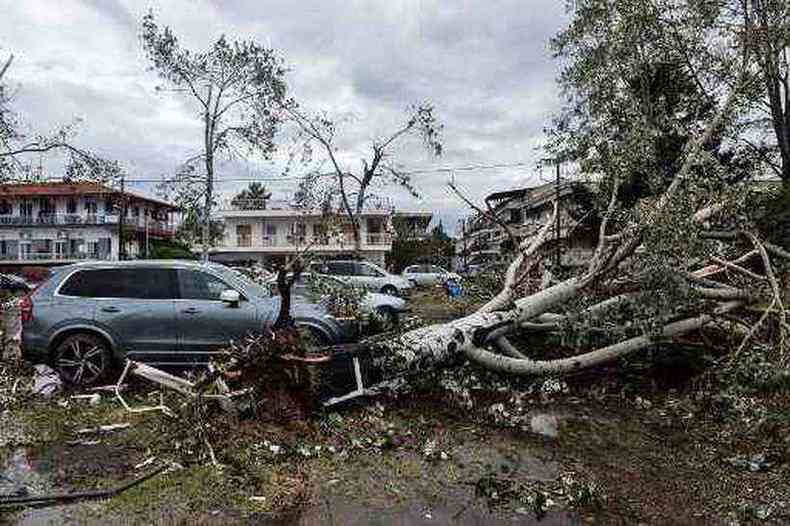 Estragos causados pelo tornado(foto: Sakis Mitrolidis/AFP)