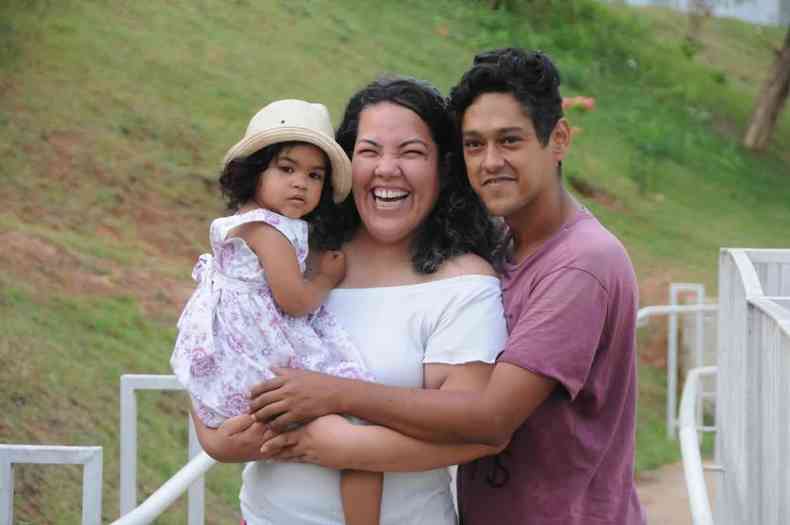Cristina Carolina La Rosa Requena, de 33, venezuelana, com a filha Lucía e o marido Pedro Luis