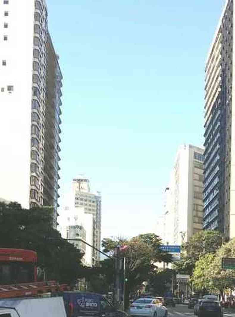 Cu limpo no incio da manh na regio Central de Belo Horizonte(foto: Edsio Ferreira/EM/D.A Press)