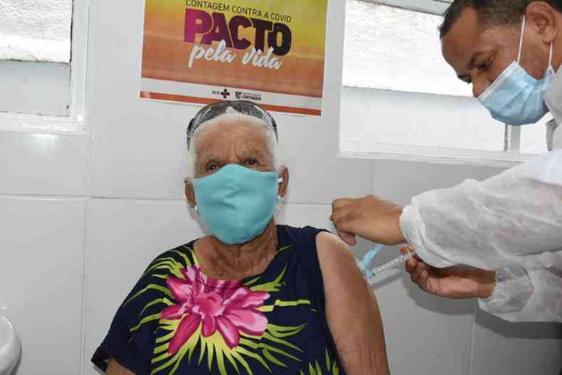 Em Contagem, mais de 7,5 mil pessoas j receberam a segunda dose da vacina contra a COVID-19(foto: Prefeitura de Contagem/Divulgao)