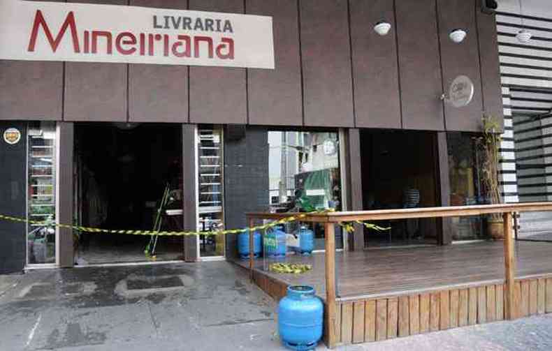 O incndio destruiu todos equipamentos e objetos da cozinha, que tem cerca de de 15 metros 