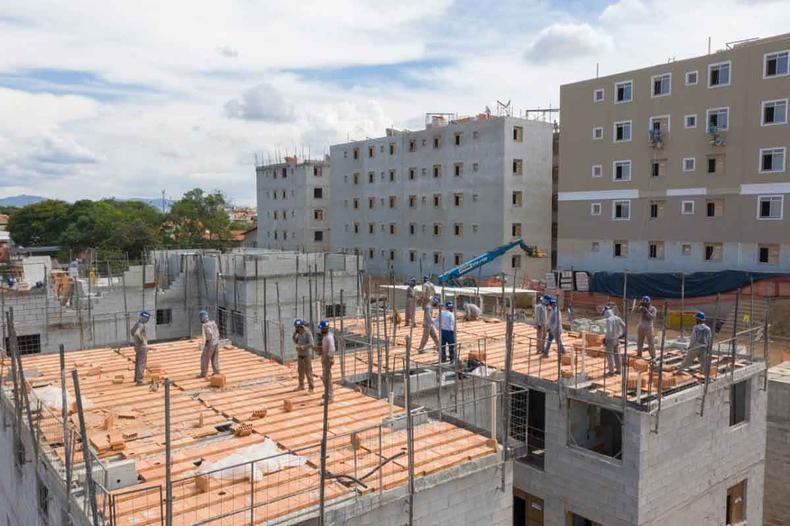 Prdio em construo
