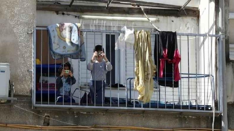 Uma forma de minimizar o estresse infantil � as fam�lias conseguirem criar algum tipo de rotina previsivel, dentro das limita��es atuais(foto: Reuters)