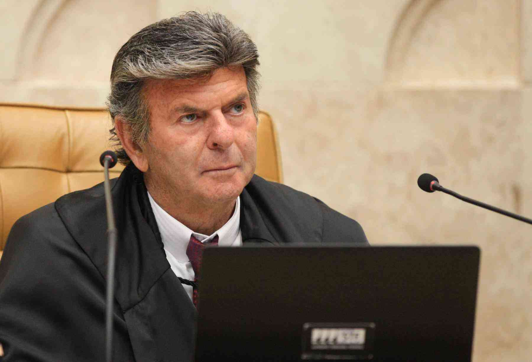 Fux condena tentativas de Bolsonaro 'de colocar em xeque processo