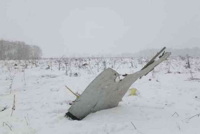 Avião cai nos arredores de Moscou (foto: Reuters/Stringer)