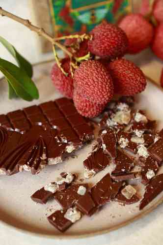 chocolate Ambar com pate de fruit de lichia