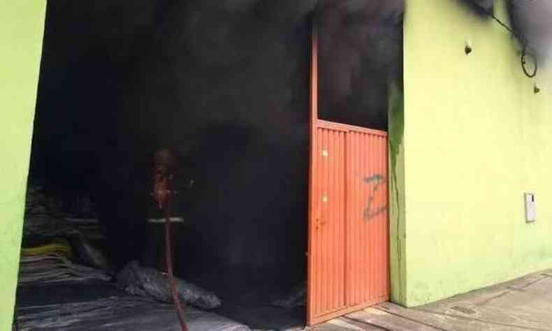Os bombeiros no constataram exploso no local(foto: Polcia Civil/Divulgao)