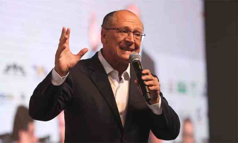 Alckmin (PSDB) defendeu reformas poltica e tributria como pauta municipalista(foto: Edsio Ferreira/EM/D.A Press)