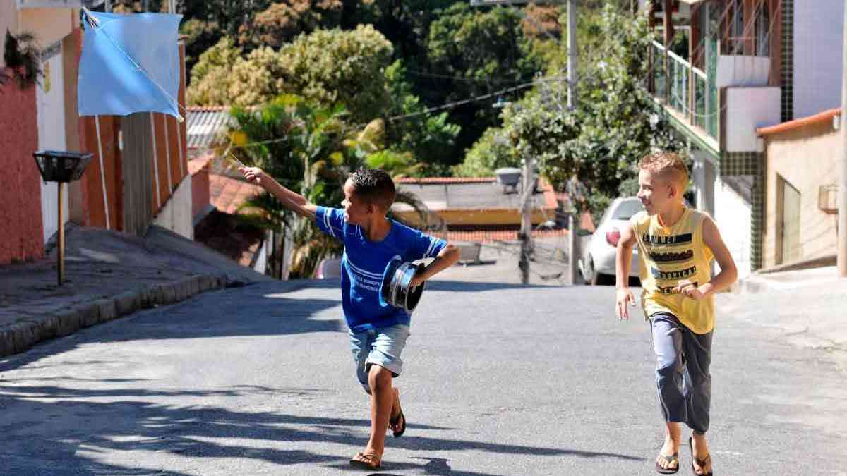 18 brincadeiras antigas para relembrar a sua infância - INFORMA PARAÍBA