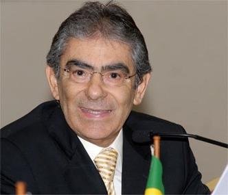 Ayres Brito foi elweito o novo presidente do STF (foto: Roosewelt Pinheiro/Abr) Ayres Brito foi elweito o novo presidente do STF (foto: Roosewelt Pinheiro/Abr)