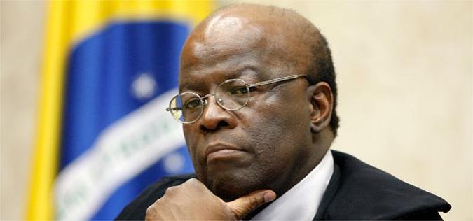 Mesmo não saindo da Corte neste momento, Joaquim Barbosa tem dado sinais de que poderá deixar o tribunal após o término da sua gestão na presidência, em novembro(foto: Nelson Jr./SCO/STF) Mesmo não saindo da Corte neste momento, Joaquim Barbosa tem dado sinais de que poderá deixar o tribunal após o término da sua gestão na presidência, em novembro(foto: Nelson Jr./SCO/STF)