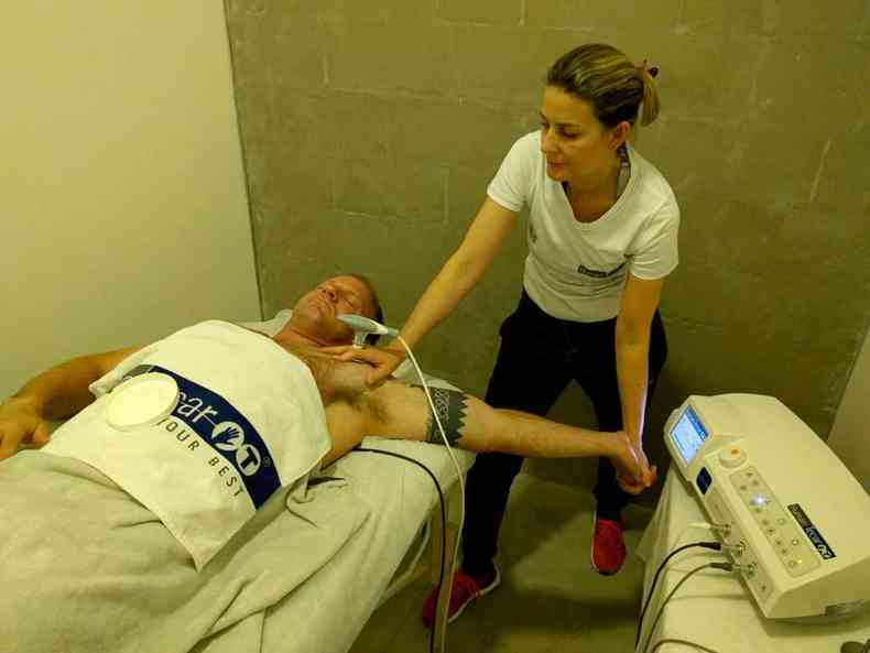 Geórgia Casali, fisioterapeuta, especialista em reabilitação e fisioterapia desportiva: 