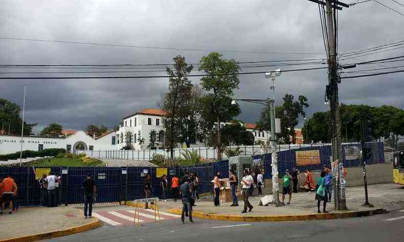 Candidatos comeam a deixar a PUC Minas, um dos locais de aplicao do Enem(foto: Juarez Rodrigues/EM/D.A Press)