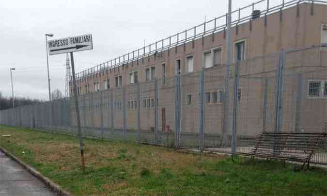 Fachada da penitenciria em Modena para onde o Pizzolato foi levado pelos carabinieri, a polcia italaina(foto: Jamil Chade/estado Contedo)