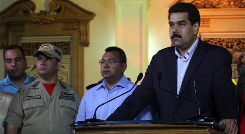 Vice-presidente no Palácio de Miraflores durante declaração sobre o estado de saúde de Hugo Chávez (foto: AFP PHOTO / PRESIDENCIA) Vice-presidente no Palácio de Miraflores durante declaração sobre o estado de saúde de Hugo Chávez (foto: AFP PHOTO / PRESIDENCIA)