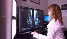 Outubro Rosa: campanha de conscientizao  incentivo para mamografia 