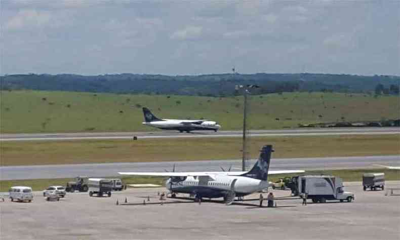 Decolagem para Teixeira de Freitas (BA) no Aeroporto de Confins(foto: Paulo Filgueiras/EM/DA Press)