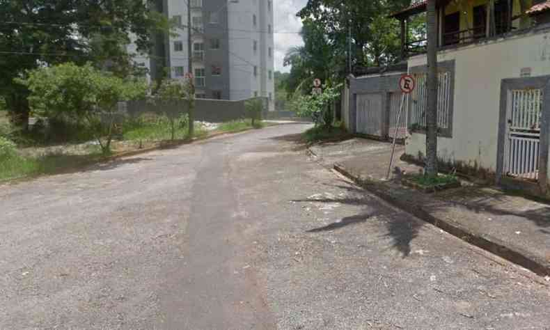 Crime aconteceu em bairro prximo  BR-262, o que pode ter facilitado a fuga do trio de assaltantes(foto: Reproduo/Google Street View)