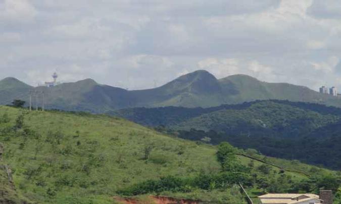 Vista da Mata do Jambreiro, onde as três pessoas se perderam na tarde de ontem(foto: Tatiana Dias/Wikimedia Commons) Vista da Mata do Jambreiro, onde as três pessoas se perderam na tarde de ontem(foto: Tatiana Dias/Wikimedia Commons)