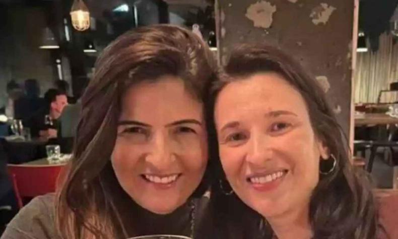 Jeanne Paolini, de 40 anos, e Kátyna Baía, de 44, foram acusadas injustamente de integrar um esquema internacional de tráfico de drogas(foto: Reprodução/Redes Sociais) Duas mulheres em foto de redes sociais