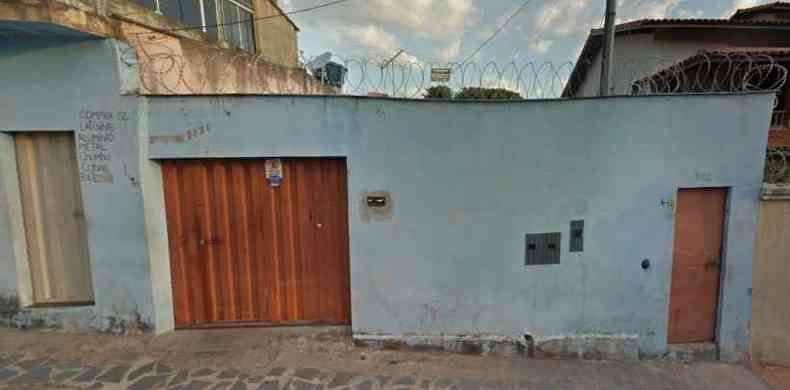 Casa onde mulher esfaqueada morava com o companheiro, na Vila Oeste, em BH(foto: Reproduo/Google Street View)