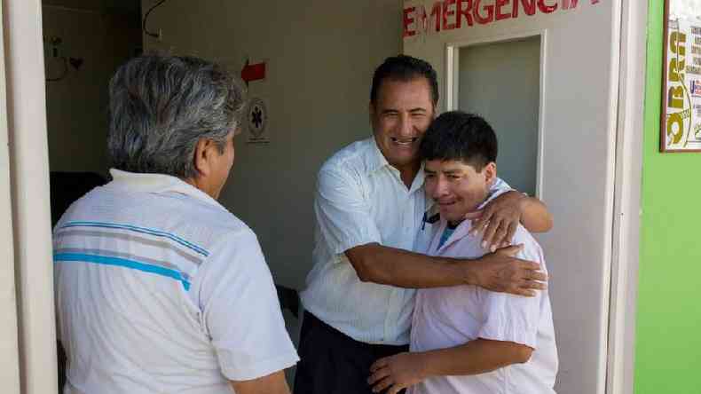 O enfermeiro Joaqun Delgado destacou que Luis Fermn recebeu apenas a primeira dose da vacina contra plio(foto: Christine McNab/United Nations Foundation)
