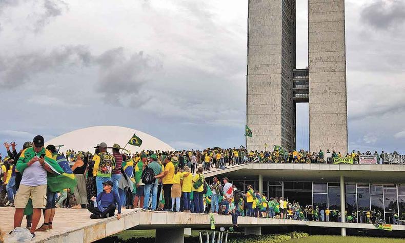Sedes do Congresso, do STF e do Palcio do Planalto foram atacadas em 8 de janeiro