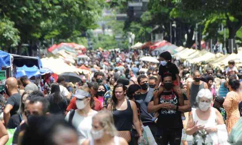 Apesar de nmeros altos, aglomeraes ainda so comuns em Minas e Belo Horizonte(foto: Juarez Rodrigues/EM/D. A. Press)