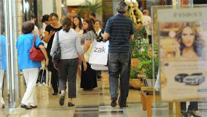 Lojas prometem descontos de at 80% ao consumidor no ms de julho (foto: Gladyston Rodrigues/EM/D.A Press)
