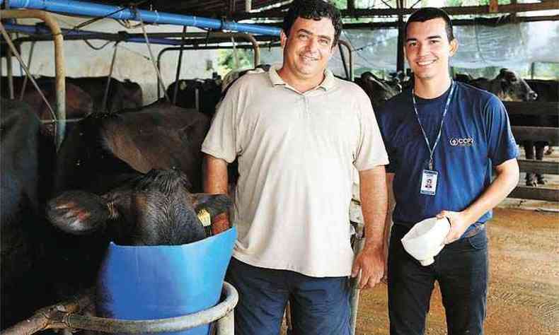 Na Fazenda Bueno, o produtor Otto de Oliveira  um exemplo na produo de slidos no leite, valorizando a alimentao e a gentica do rebanho(foto: Gilson de Souza)