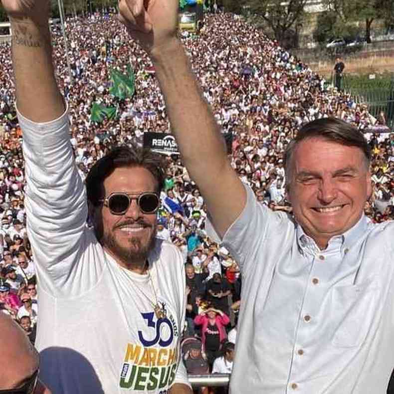 O apstolo Estevam Hernandes ao lado de Jair Bolsonaro na Marcha para Jesus