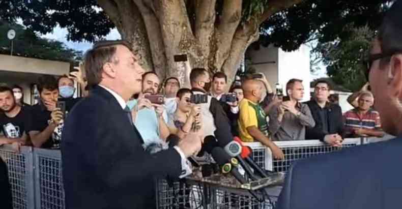 Bolsonaro no deixa que os generais do Palcio do Planalto faam poltica de conciliao(foto: Twitter/Reproduo)