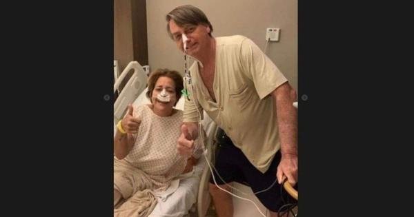 Bolsonaro tira foto com paciente no hospital onde está internado - Vimarsana News