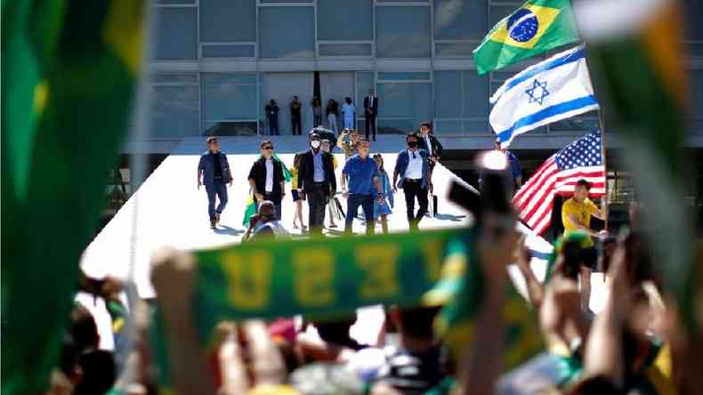 Bandeira de Israel aparece com frequncia em atos pr-governo(foto: Reuters)